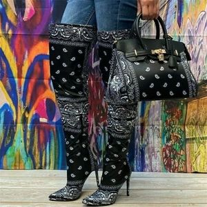 New Bandana Paisley Print Satchel Bag ⚫️